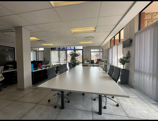 219M² OFFICE FOR SALE IN SANDOWN